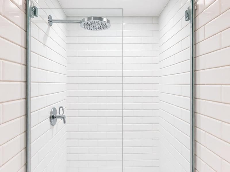 Bathroom shower tile installation with TileHolder